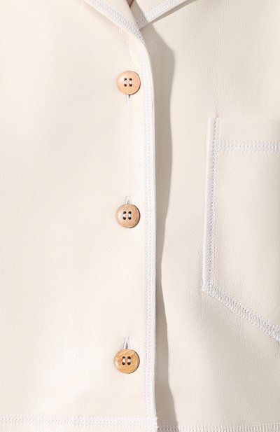 Рубашка NANUSHKA белого цвета по цене 41900 руб., арт. RHETT_0FF-WHITE_VEGAN LEATHER, фото 5 Рубашка NANUSHKA, арт. RHETT_0FF-WHITE_VEGAN LEATHER, фото 5
