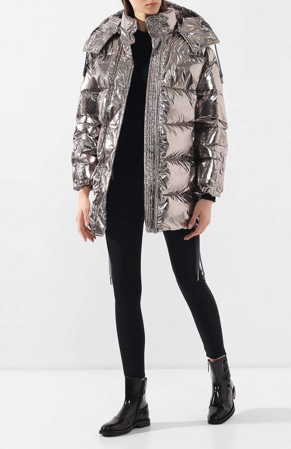 Пуховик с капюшоном REDVALENTINO серебряного цвета по цене 134500 руб., арт. RR3CPA05/CKY, фото 2 Пуховик с капюшоном REDVALENTINO, арт. RR3CPA05/CKY, фото 2