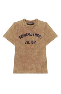 Коричневый