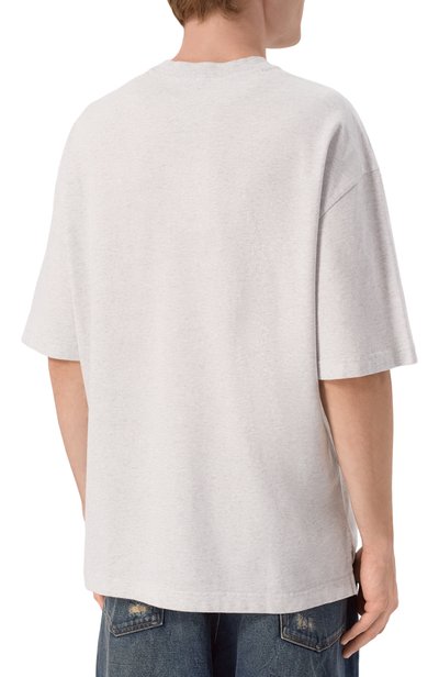 Хлопковая футболка JACQUEMUS серого цвета по цене 27800 руб., арт. 26HTSU00345/AJ00327, фото 4 Хлопковая футболка JACQUEMUS, арт. 26HTSU00345/AJ00327, фото 4