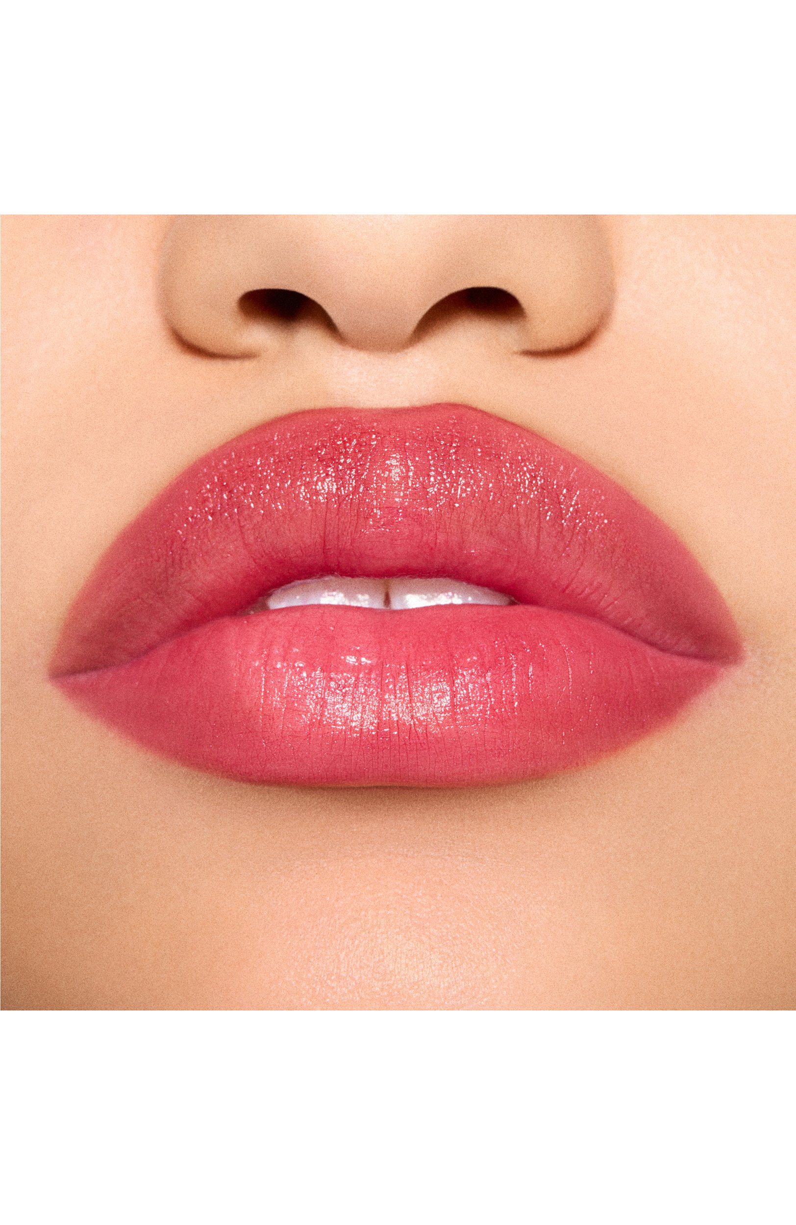 Губная помада lustreglass sheer-shine lipstick, оттенок it's yours (3,5g) MAC цвета по цене 3390 руб., арт. SB48-07, фото 4 Губная помада lustreglass sheer-shine lipstick, оттенок it's yours (3,5g) MAC, арт. SB48-07, фото 4