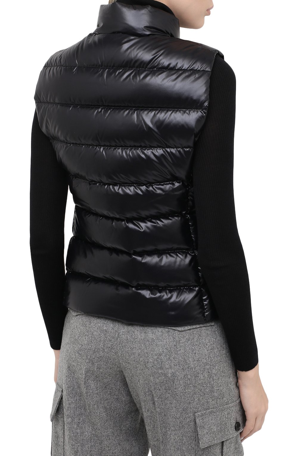 Пуховый жилет MONCLER черного цвета по цене 69950 руб., арт. F2-093-1A525-00-68950, фото 4 Пуховый жилет MONCLER, арт. F2-093-1A525-00-68950, фото 4
