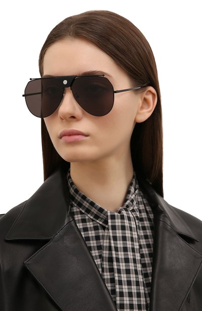 Солнцезащитные очки ALEXANDER MCQUEEN черного цвета по цене 37000 руб., арт. AM0316S 001, фото 2 Солнцезащитные очки ALEXANDER MCQUEEN, арт. AM0316S 001, фото 2