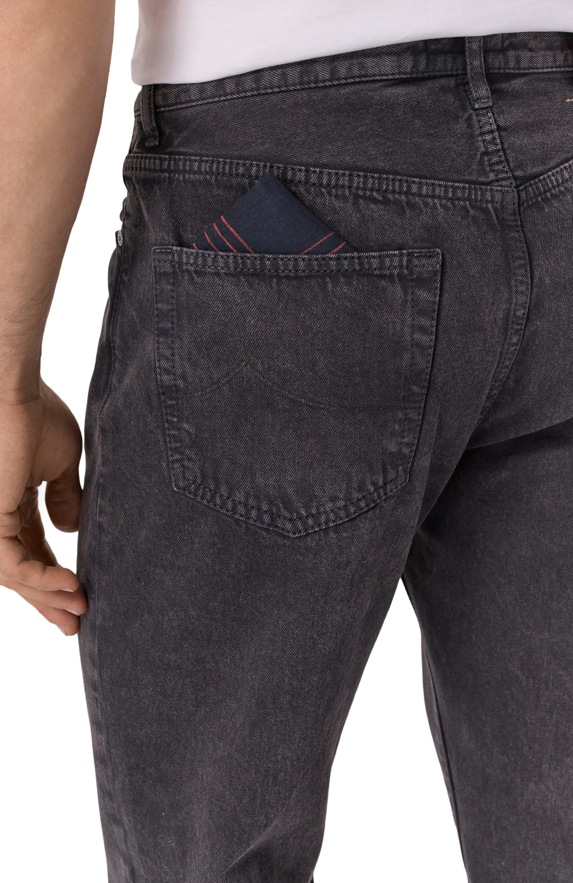 Джинсы edo JACOB COHEN темно-серого цвета по цене 65250 руб., арт. JUM_QE031 036 T788A TM, фото 5 Джинсы edo JACOB COHEN, арт. JUM_QE031 036 T788A TM, фото 5