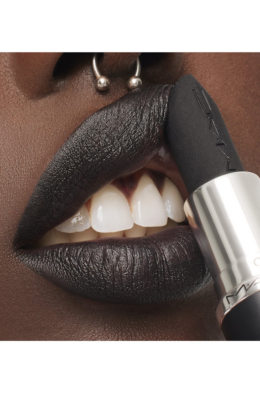 Губная помада macximal matte, оттенок caviar (3,5g) MAC цвета по цене 2990 руб., арт. NY9N-17, фото 5 Губная помада macximal matte, оттенок caviar (3,5g) MAC, арт. NY9N-17, фото 5