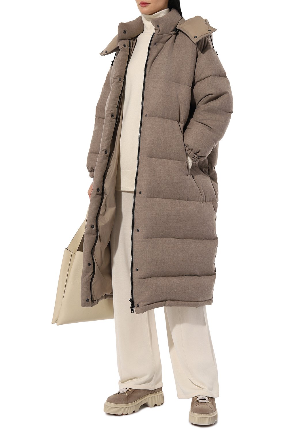 Пуховик SIMONETTA RAVIZZA бежевого цвета по цене 273000 руб., арт. F04C096T77, фото 2 Пуховик SIMONETTA RAVIZZA, арт. F04C096T77, фото 2