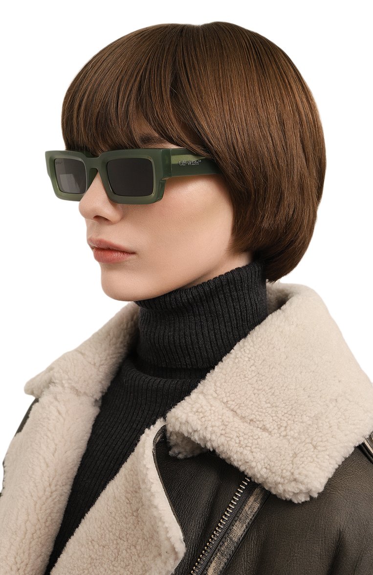 Женские солнцезащитные очки OFF-WHITE зеленого цвета, арт. 0ERI089/5507 | Фото 2 (Региональные ограничения белый список (Axapta Mercury): Не проставлено; Нос: Не проставлено; Кросс-КТ: С/з-унисекс; Тип очков: С/з; Материал: Пластик; Оптика Гендер: оптика-унисекс; Очки форма: Квадратные, Прямоугольные)