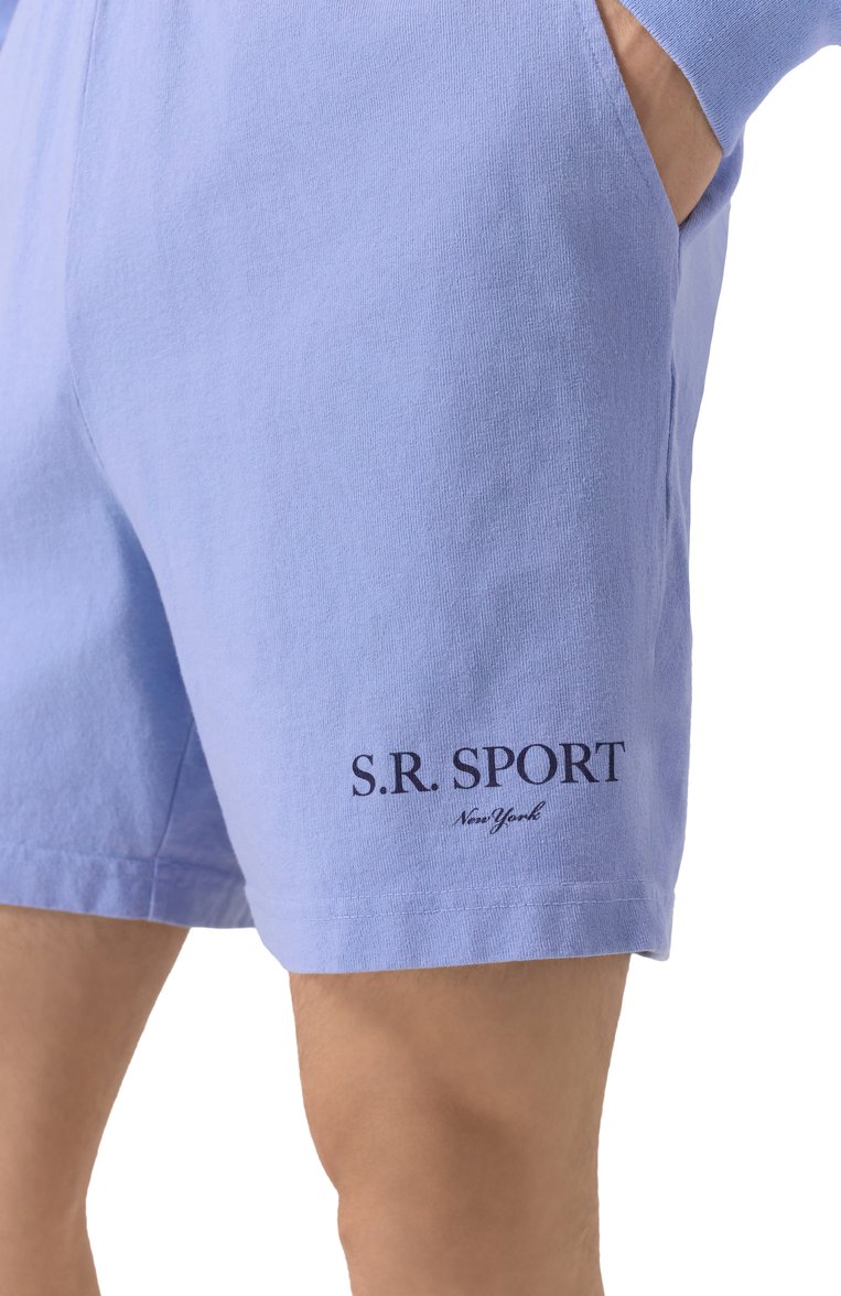Мужские хлопковые шорты SPORTY AND RICH голубого цвета, арт. SH039612304BL59 | Фото 5 (Автоматизация состава: Проставлено; Автоматизация ТО: Проставлено; Длина Шорты М: До колена; Материал внешний: Хлопок; Случай: Повседневный; Принт: С принтом; Стили: Спорт-шик; Детали: Без декора)