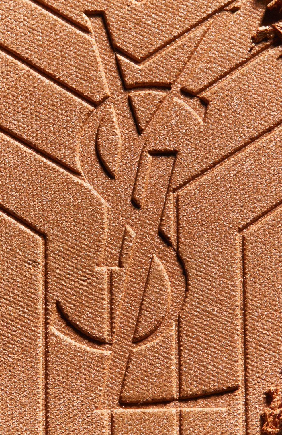 Компактная пудра с эффектом сияния 3d all over glow YSL бесцветного цвета по цене 5150 руб., арт. 3614272895348, фото 2 Компактная пудра с эффектом сияния 3d all over glow YSL, арт. 3614272895348, фото 2