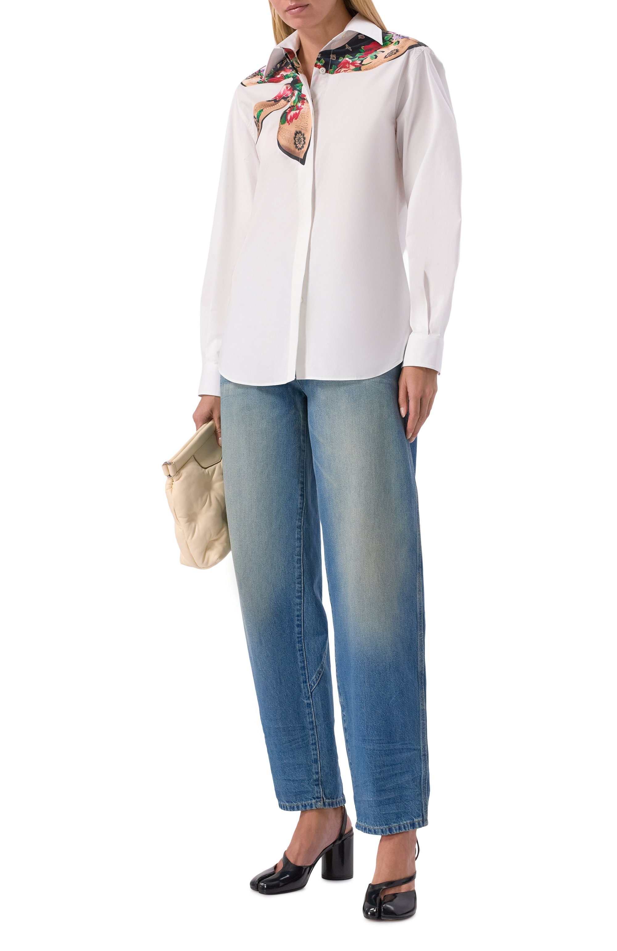 Джинсы MOSCHINO синего цвета по цене 89400 руб., арт. A0304/0530, фото 2 Джинсы MOSCHINO, арт. A0304/0530, фото 2