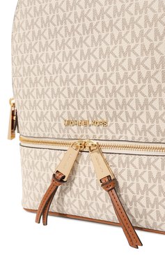 Женский рюкзак rhea  MICHAEL MICHAEL KORS кремвого цвета, арт. 30S7GEZB1B | Фото 3 (Стили: Кэжуэл; Размер: medium; Материал сплава: Проставлено; Драгоценные камни: Проставлено; Материал: Канва)