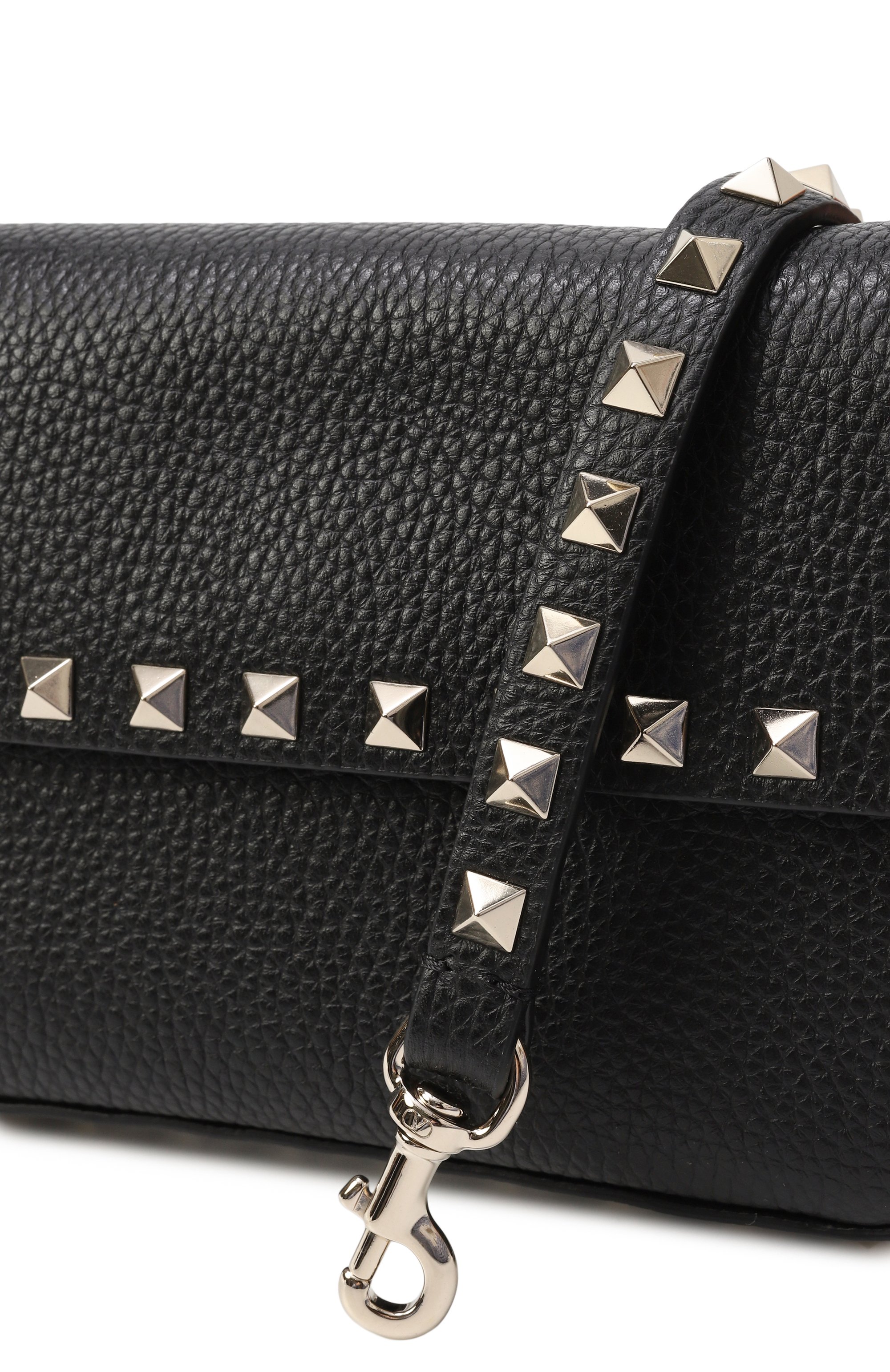 Сумка rockstud VALENTINO черного цвета по цене 117500 руб., арт. 7W2P0W07/VSH/C0L0R, фото 3 Сумка rockstud VALENTINO, арт. 7W2P0W07/VSH/C0L0R, фото 3