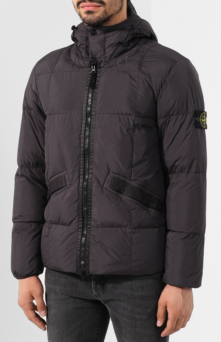 Мужская пуховик STONE ISLAND темно-серого цвета, арт. 711540223 | Фото 3 (Рукава: Длинные; Материал подклада: Синтетический материал; Мужское Кросс-КТ: Пуховик-верхняя одежда, Верхняя одежда, пуховик-короткий; Длина (верхняя одежда): Короткие; Материал внешний: Синтетический материал; Кросс-КТ: Куртка; Статус проверки: Проверена категория; Материал утеплителя: Пух и перо; Материал сплава: Проставлено; Драгоценные камни: Проставлено; Ювелирные украшения: Назначено; Стили: Кэжуэл)