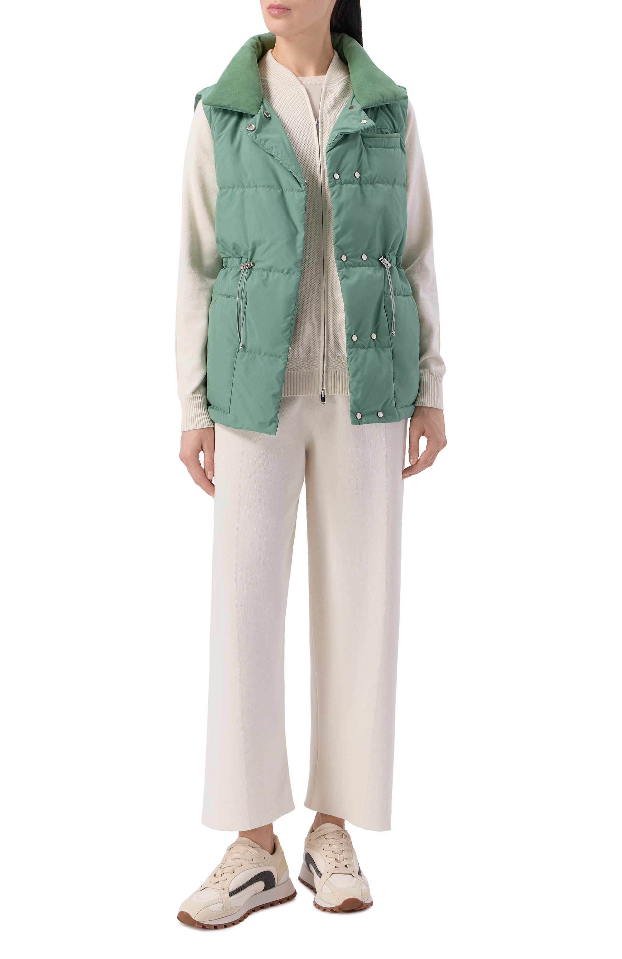 Пуховый жилет KITON светло-зеленого цвета по цене 259500 руб., арт. D61622K0948H05, фото 2 Пуховый жилет KITON, арт. D61622K0948H05, фото 2