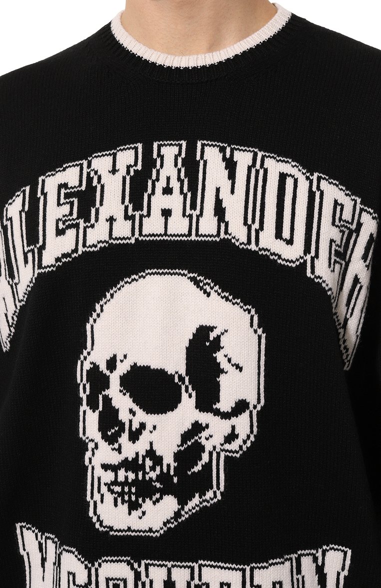 Мужской свитер из шерсти и кашемира ALEXANDER MCQUEEN черного цвета, арт. 760760/Q1XII | Фото 5 (Длина (для топов): Стандартные; Рукава: Длинные; Материал внешний: Шерсть; Мужское Кросс-КТ: Свитер-одежда; Принт: С принтом; Стили: Гранж)