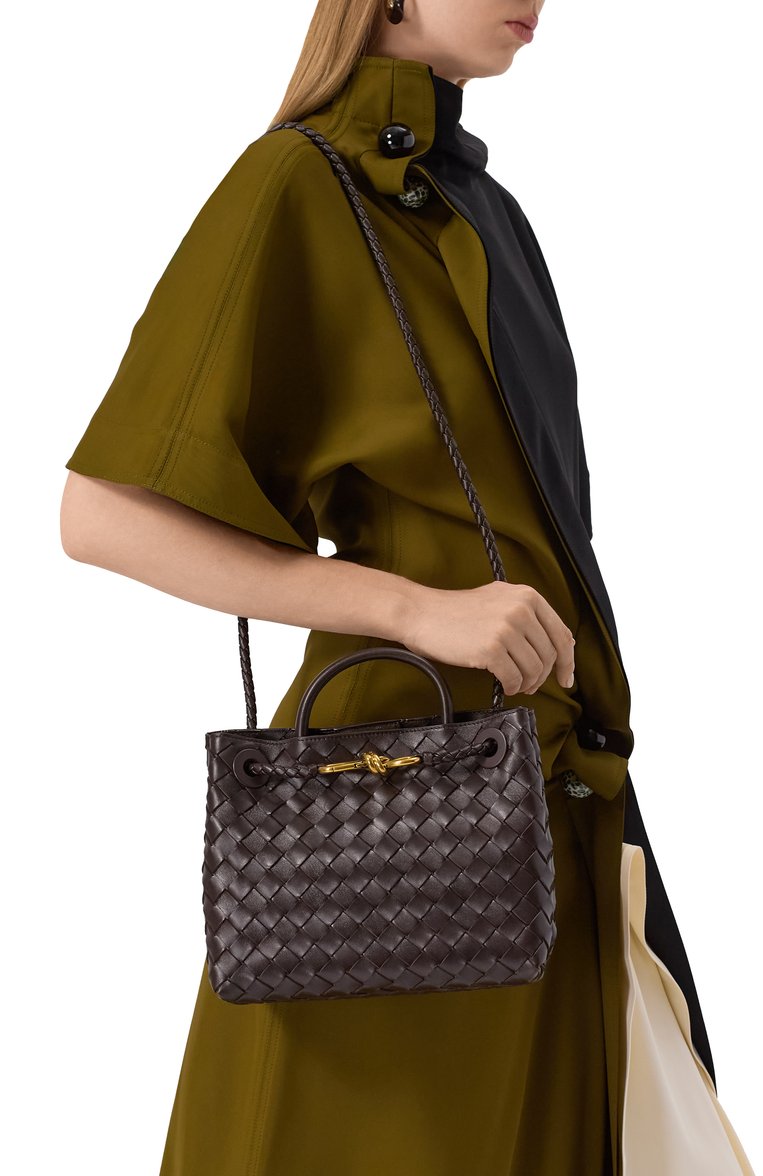 Женская сумка andiamo small BOTTEGA VENETA темно-коричневого цвета, арт. 766014 VCPP1 | Фото 2 (Размер: small; Материал: Натуральная кожа; Ремень/цепочка: На ремешке)