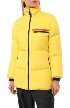 Женский пуховик prada linea rossa PRADA желтого цвета, арт. 29X688-1VL2-F0010-192 | Фото 3 (Рукава: Длинные; Длина (верхняя одежда): Короткие; Материал внешний: Синтетический материал; Стили: Спорт-шик; Материал сплава: Проставлено; Драгоценные камни: Проставлено; Региональные ограничения белый список (Axapta Mercury): Не проставлено; Кросс-КТ: Пуховик)