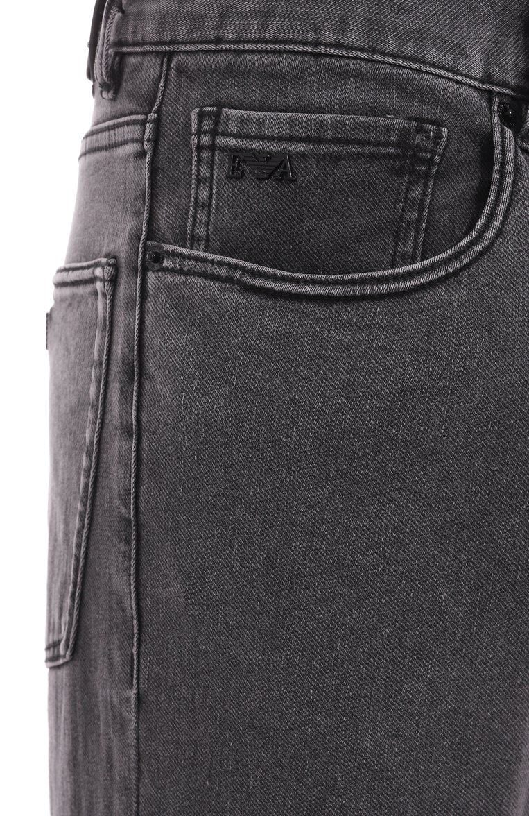 Мужские джинсы EMPORIO ARMANI темно-серого цвета, арт. EM000763/AF14867 | Фото 6 (Материал внешний: Хлопок, Деним, Синтетический материал; Силуэт М (брюки): Прямые; Кросс-КТ: Деним; Длина (брюки, джинсы): Стандартные; Стили: Повседневный)