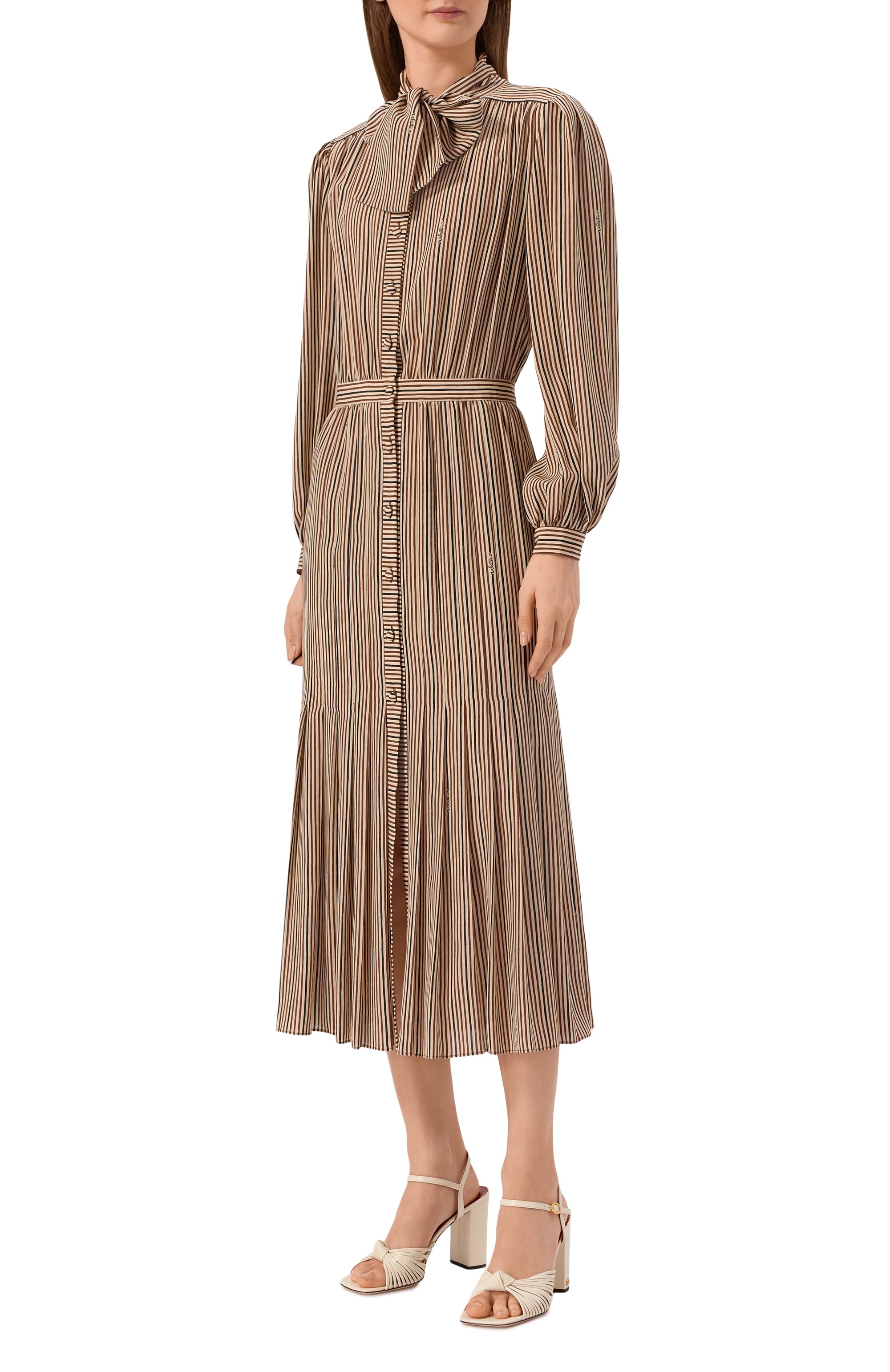 Шелковое платье VALENTINO бежевого цвета по цене 671000 руб., арт. 8B3VAGV6/9T2, фото 2 Шелковое платье VALENTINO, арт. 8B3VAGV6/9T2, фото 2