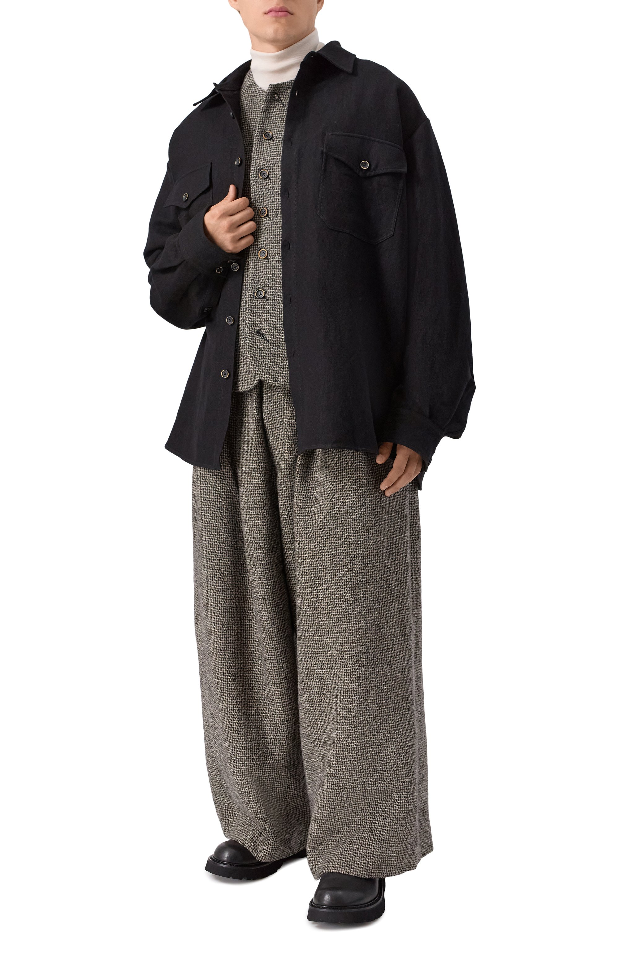 Жилет изо льна и шерсти UMA WANG светло-коричневого цвета по цене 121500 руб., арт. A9 M UM6526, фото 2 Жилет изо льна и шерсти UMA WANG, арт. A9 M UM6526, фото 2