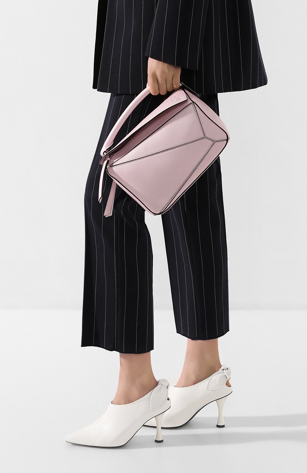 Сумка puzzle small LOEWE светло-розового цвета по цене 299500 руб., арт. 322.81.S21, фото 2 Сумка puzzle small LOEWE, арт. 322.81.S21, фото 2