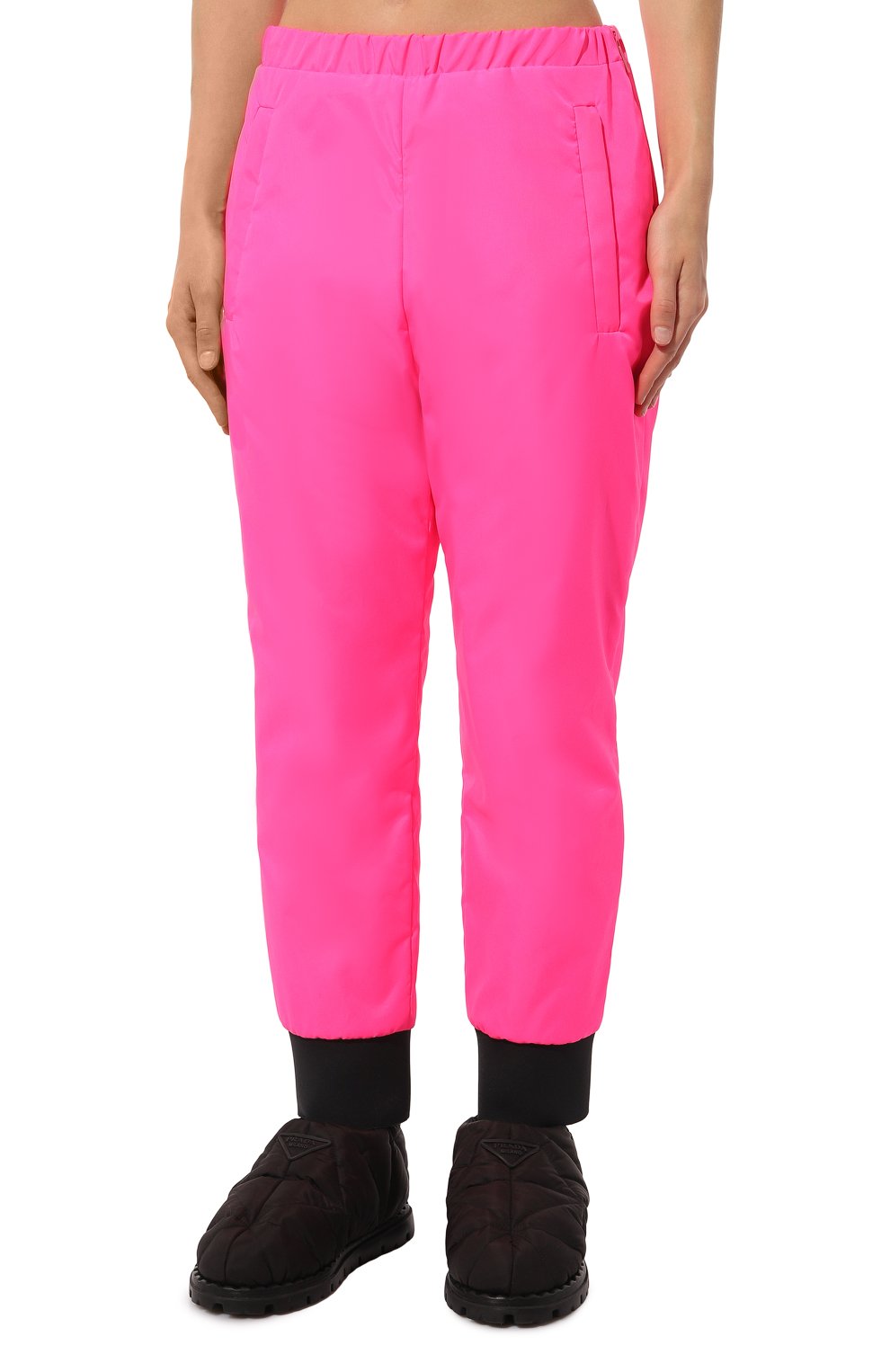 Утепленные брюки PRADA розового цвета по цене 120000 руб., арт. 22H781-1SMH-F0XNQ-182, фото 3 Утепленные брюки PRADA, арт. 22H781-1SMH-F0XNQ-182, фото 3