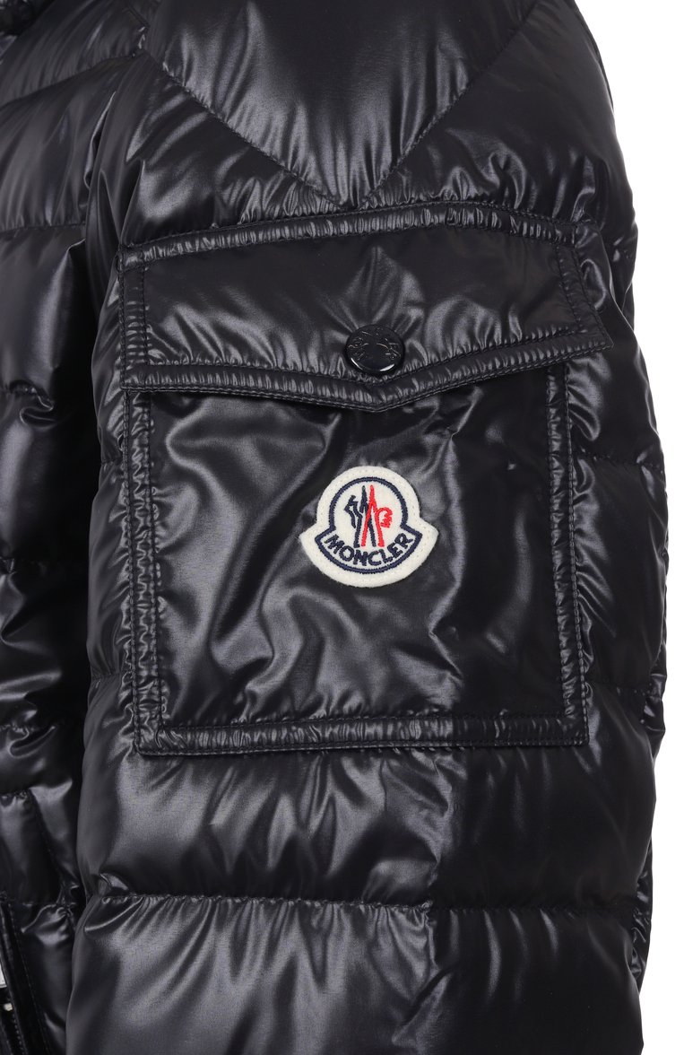 Мужская пуховая куртка lauros MONCLER темно-синего цвета, арт. 1A00020/595ZJ | Фото 6 (Длина (верхняя одежда): Короткие; Материал внешний: Синтетический материал; Материал подклада: Синтетический материал; Рукава: Длинные; Стили: Кэжуэл; Мужское Кросс-КТ: Куртка-пуховая; Материал утеплителя: Пух и перо; Кросс-КТ: Утепленные; Автоматизация ТО: Проставлено; Автоматизация состава: Проставлено)