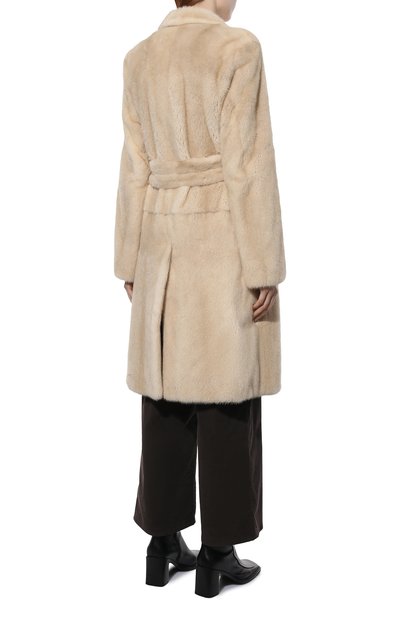 Шуба из норки THE ROW бежевого цвета по цене 3155000 руб., арт. 4455R44, фото 4 Шуба из норки THE ROW, арт. 4455R44, фото 4