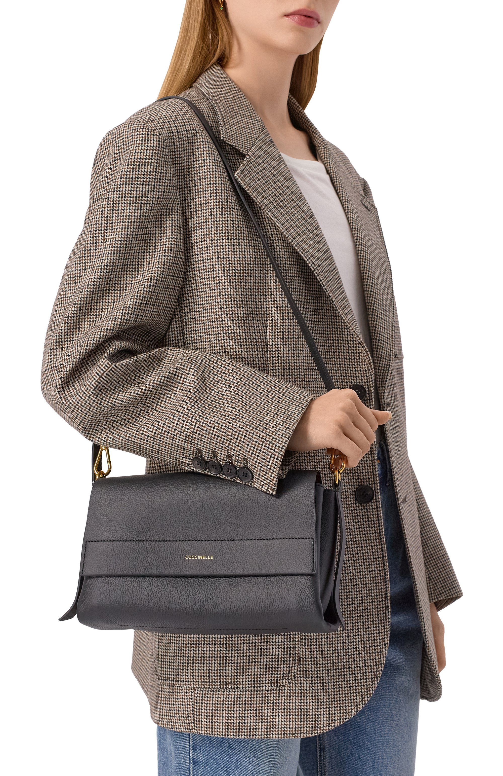 Сумка boheme small COCCINELLE черного цвета по цене 45150 руб., арт. E1 M50 12 01 01, фото 2 Сумка boheme small COCCINELLE, арт. E1 M50 12 01 01, фото 2