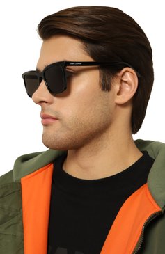 Женские солнцезащитные очки SAINT LAURENT черного цвета, арт. SL 500 001 | Фото 3 (Нос: Не проставлено; Региональные ограничения белый список (Axapta Mercury): Не проставлено; Кросс-КТ: С/з-унисекс; Тип очков: С/з; Материал: Пластик; Очки форма: Квадратные; Оптика Гендер: оптика-унисекс)