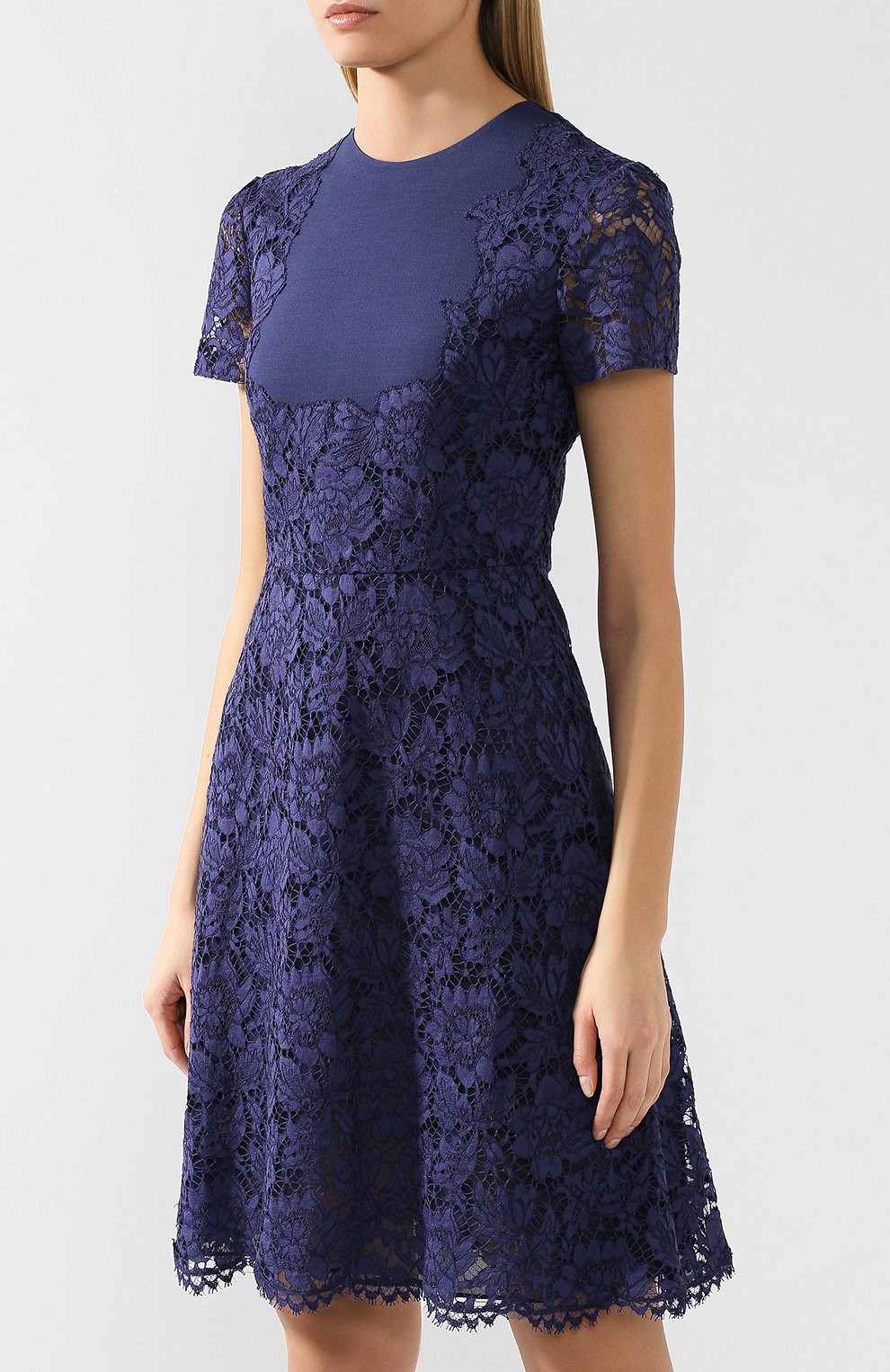 Кружевное платье VALENTINO синего цвета по цене 421500 руб., арт. RB3VAKN0360, фото 3 Кружевное платье VALENTINO, арт. RB3VAKN0360, фото 3