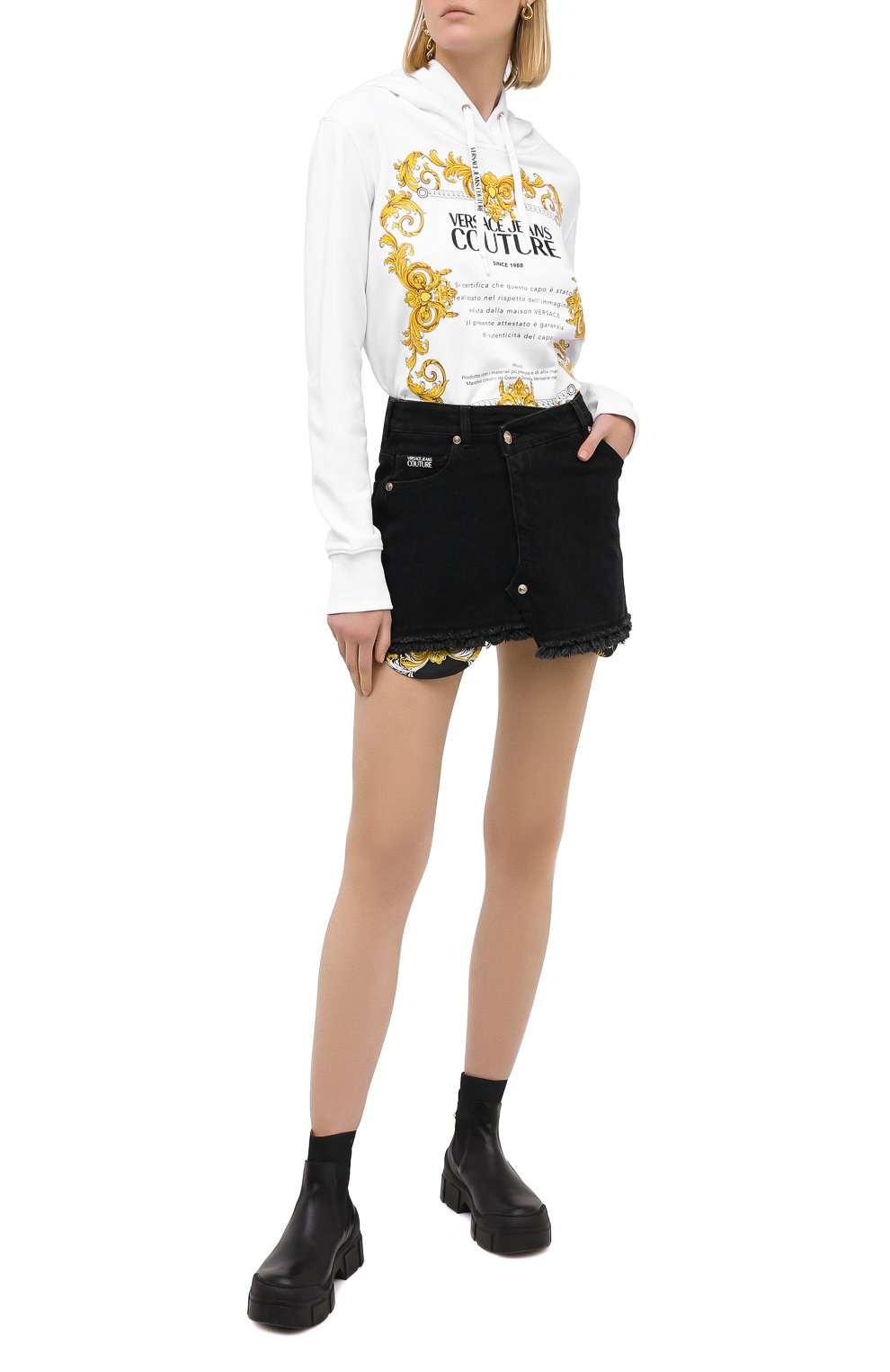 Хлопковое худи VERSACE JEANS COUTURE белого цвета по цене 22400 руб., арт. B6HZA7TS-ZDP308 H00D REG. 44/30318, фото 2 Хлопковое худи VERSACE JEANS COUTURE, арт. B6HZA7TS-ZDP308 H00D REG. 44/30318, фото 2