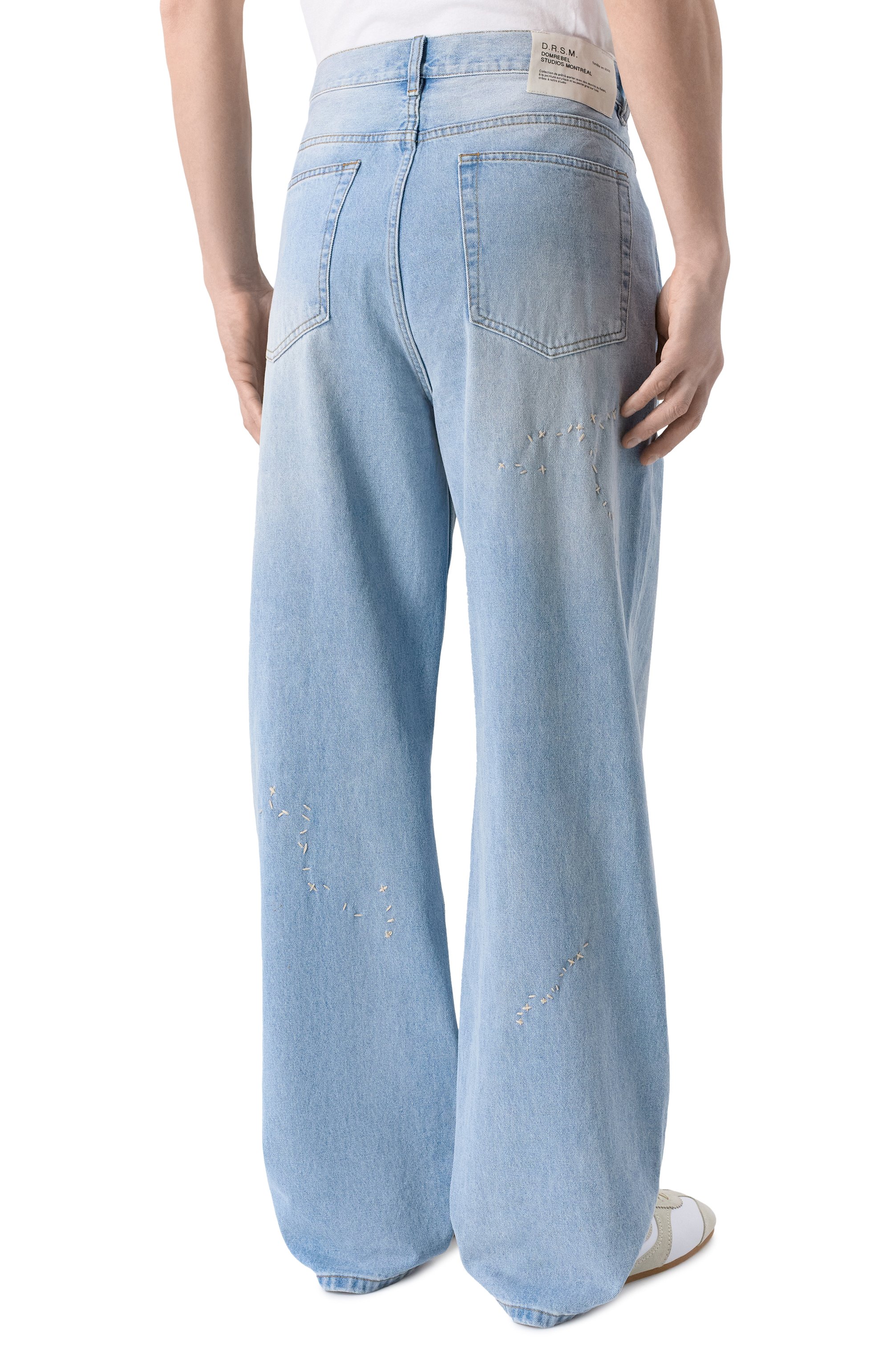 Джинсы DOMREBEL голубого цвета по цене 39200 руб., арт. M JERK/B00TCUT JEANS, фото 4 Джинсы DOMREBEL, арт. M JERK/B00TCUT JEANS, фото 4