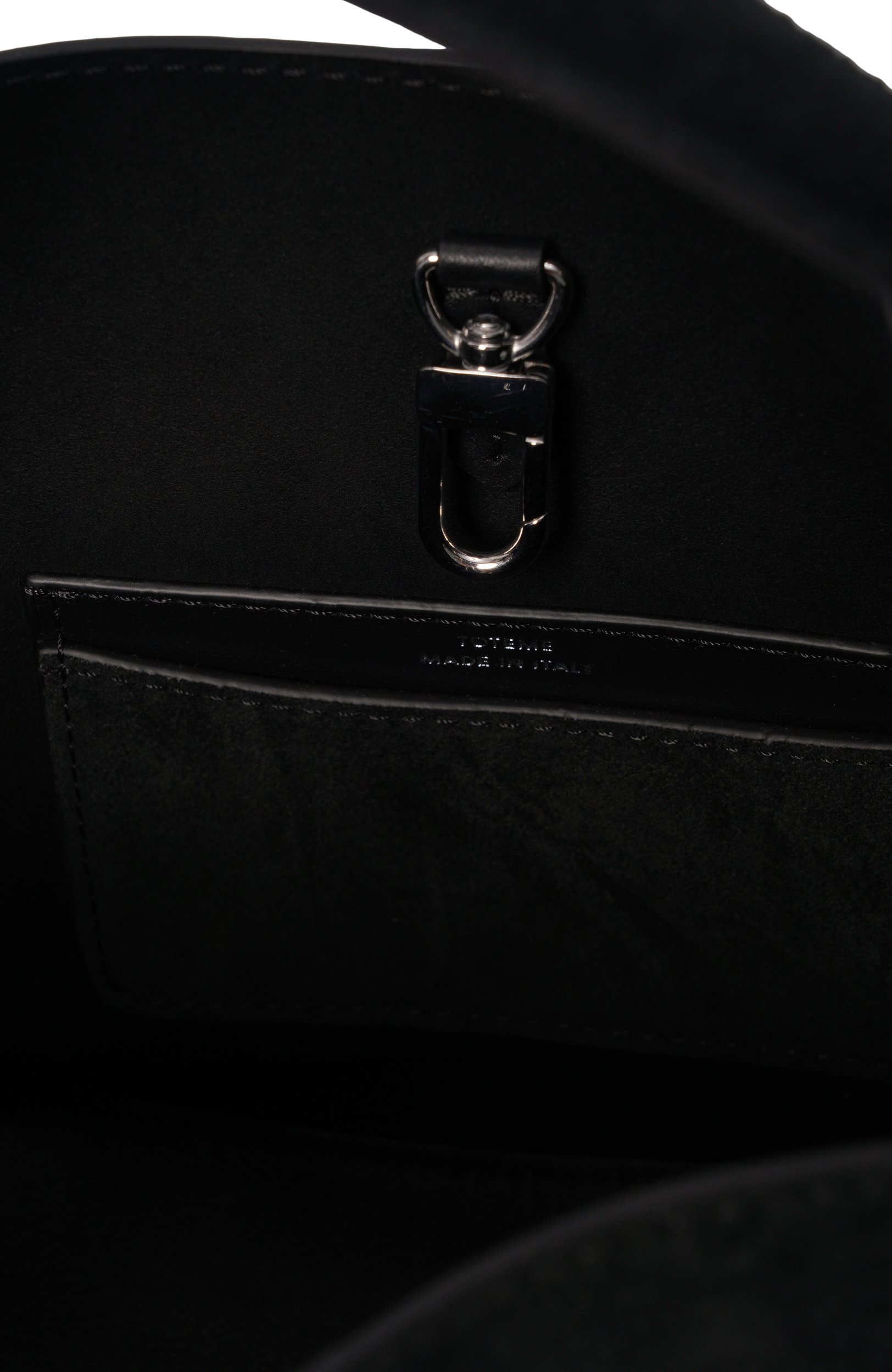 Сумка-тоут belted small TOTEME черного цвета по цене 108500 руб., арт. 264-WAL0139-LE0004, фото 5 Сумка-тоут belted small TOTEME, арт. 264-WAL0139-LE0004, фото 5