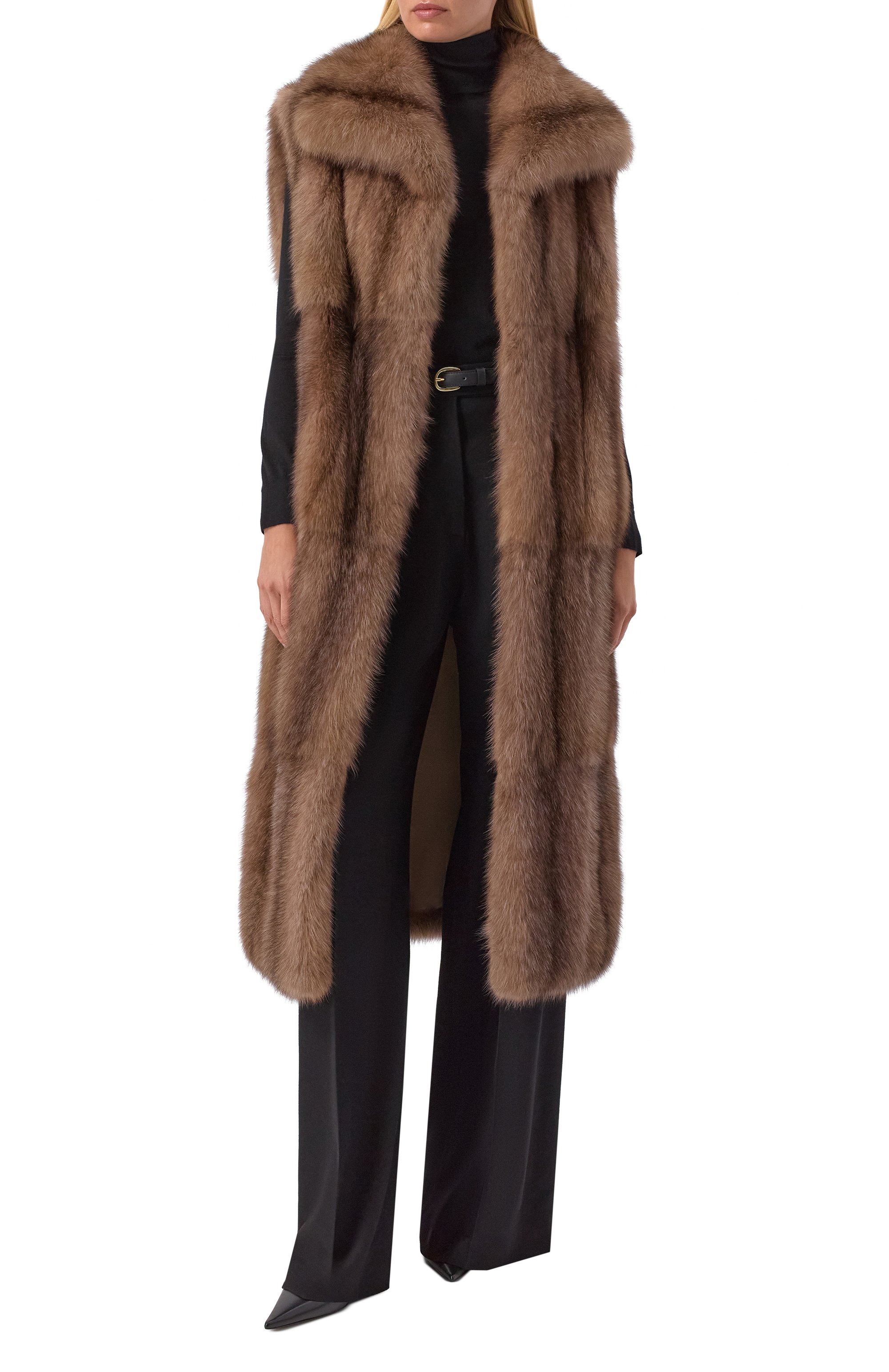 Жилет из соболя MVST коричневого цвета по цене 6850000 руб., арт. M003/SABLE WILD SILVER 4-5, фото 2 Жилет из соболя MVST, арт. M003/SABLE WILD SILVER 4-5, фото 2