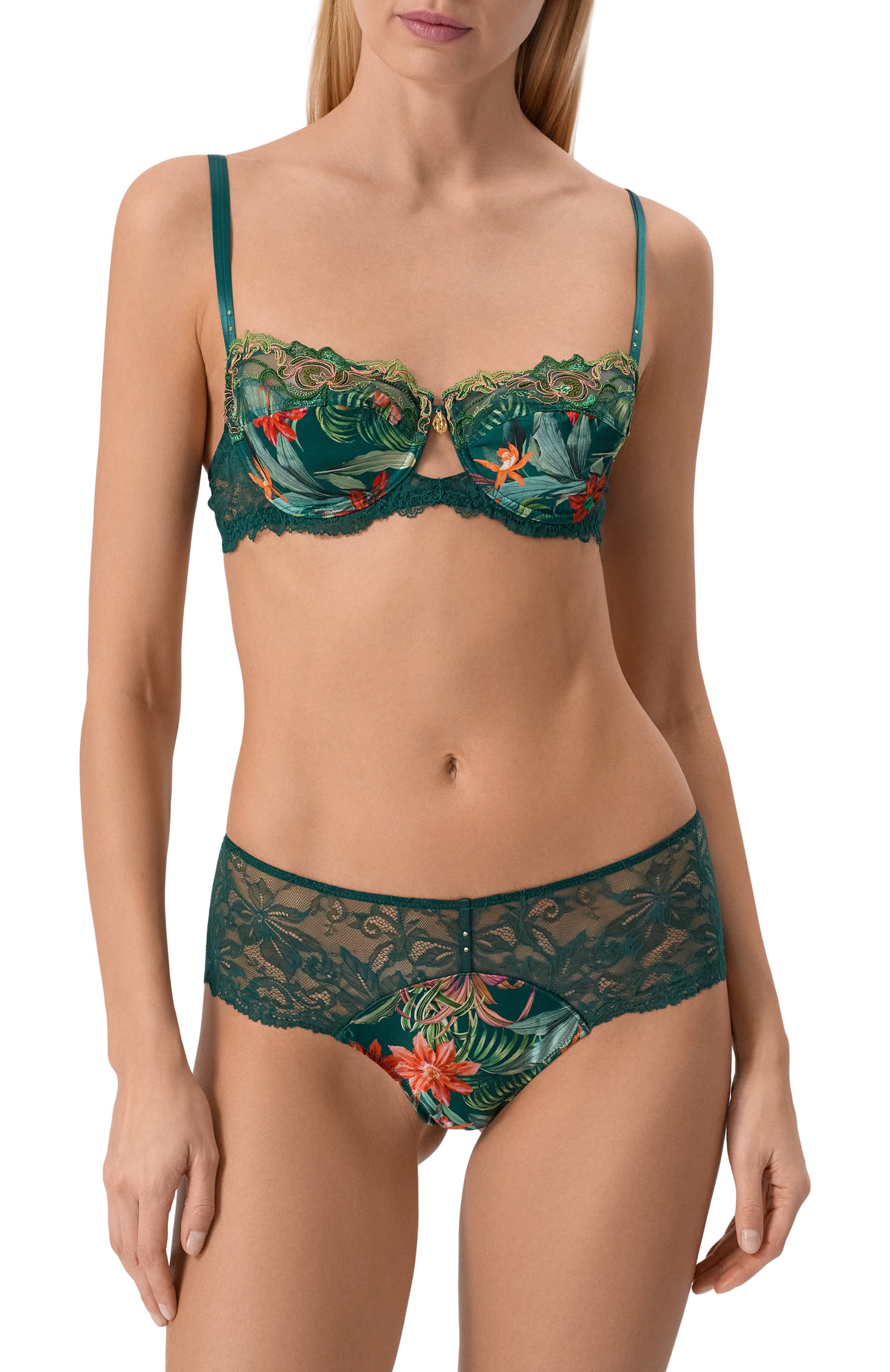 Трусы-хипстеры LISE CHARMEL зеленого цвета по цене 17070 руб., арт. ACJ0491, фото 2 Трусы-хипстеры LISE CHARMEL, арт. ACJ0491, фото 2