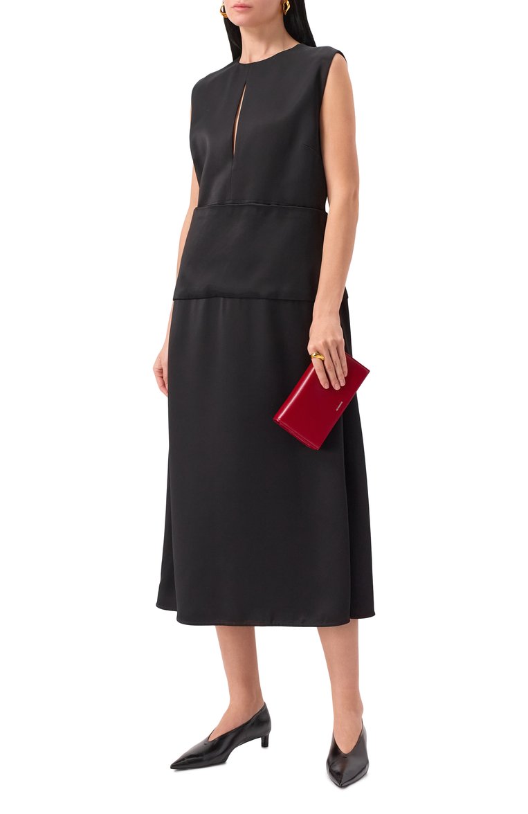 Женское атласное платье JIL SANDER черного цвета, арт. J01CT0230-J65289 | Фото 2 (Длина Ж (юбки, платья, шорты): Миди; Материал внешний: Вискоза; Женское Кросс-КТ: Платье-одежда; Стили: Кэжуэл; Случай: Повседневный; Рукава: Без рукавов)