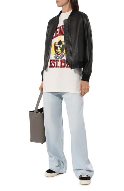 Хлопковая футболка BALENCIAGA белого цвета по цене 89650 руб., арт. 739784 T0VK1, фото 2 Хлопковая футболка BALENCIAGA, арт. 739784 T0VK1, фото 2