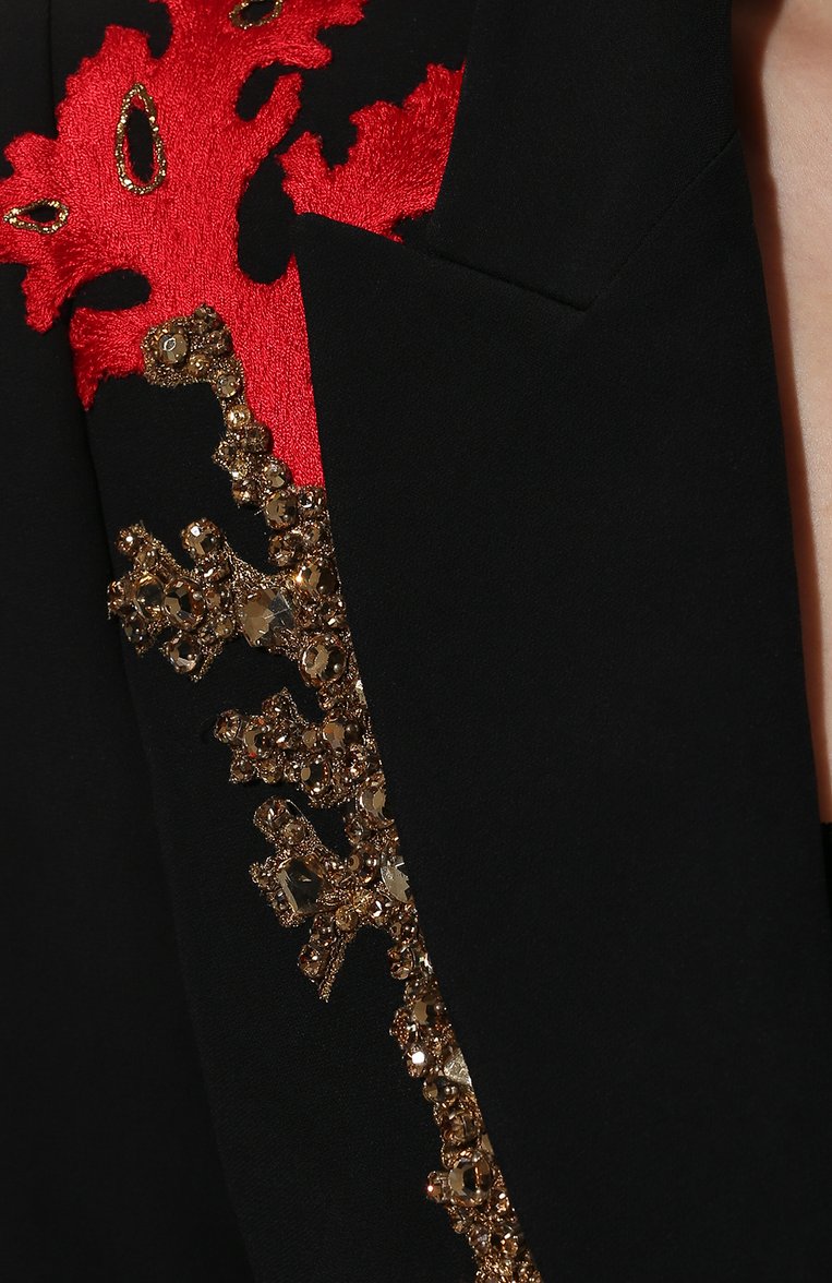 Женский жакет ALEXANDER MCQUEEN черного цвета, арт. 686923/QEAAA | Фото 5 (Материал внешний: Вискоза, Синтетический материал; Рукава: Длинные; Материал подклада: Купро; Длина (для топов): Стандартные; Стили: Гламурный; Случай: Вечерний; Женское Кросс-КТ: Жакет-одежда; 1-2-бортные: Однобортные; Региональные ограничения белый список (Axapta Mercury): RU)