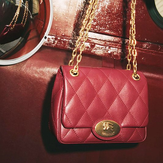 Новогодние подарки для тех, кто любит Burberry