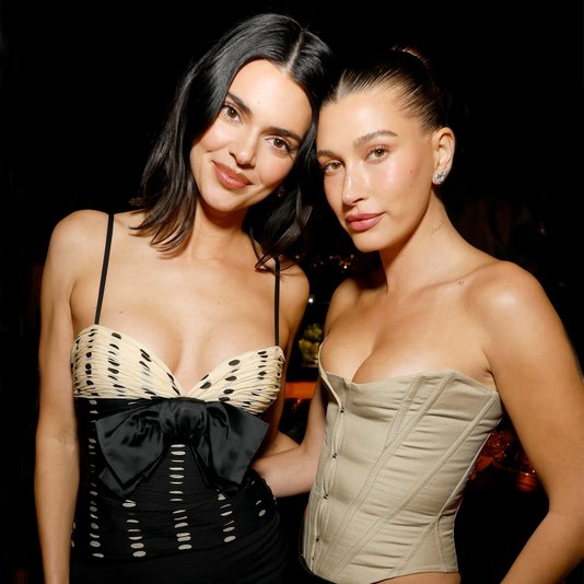 Модные бестселлеры как у звезд, которые можно купить в ЦУМе