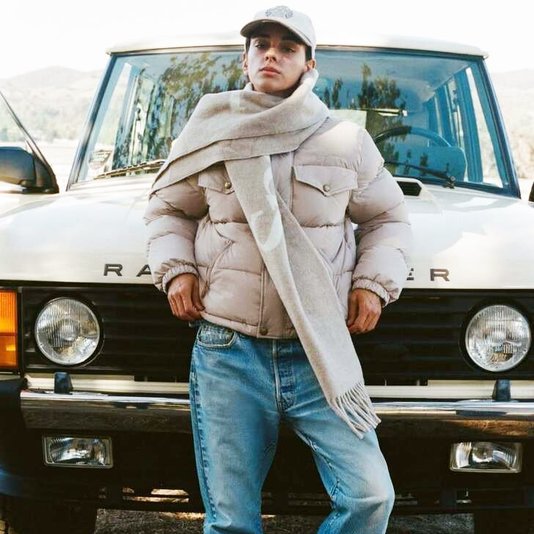 Образы с кашемировыми новинками Sporty & Rich