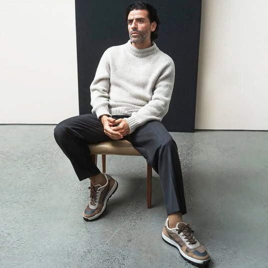 Что носит актер Оскар Айзек