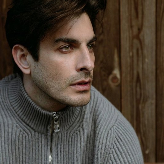 Свитер на молнии — самая практичная вещь сезона