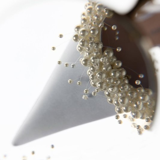 Белый — цвет 2026 года по версии Pantone. Носите его уже сейчас