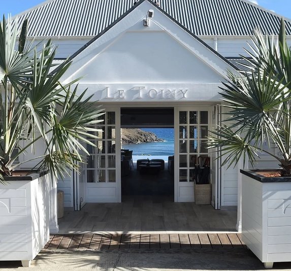 Ferragamo организует новогоднюю вечеринку на Сен-Барте