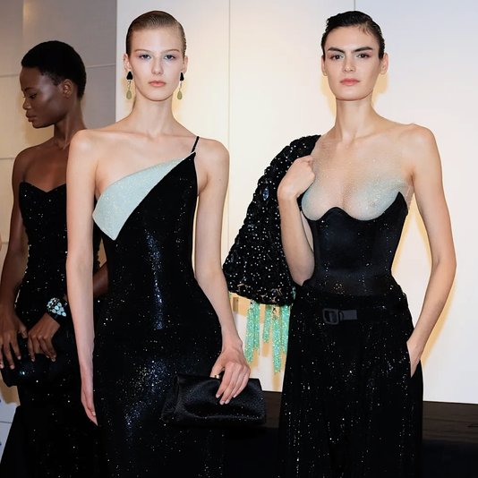 Неделя Высокой моды в Париже: Giorgio Armani Privé