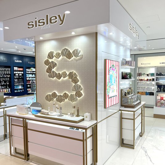 В ЦУМе открылся корнер косметического бренда Sisley