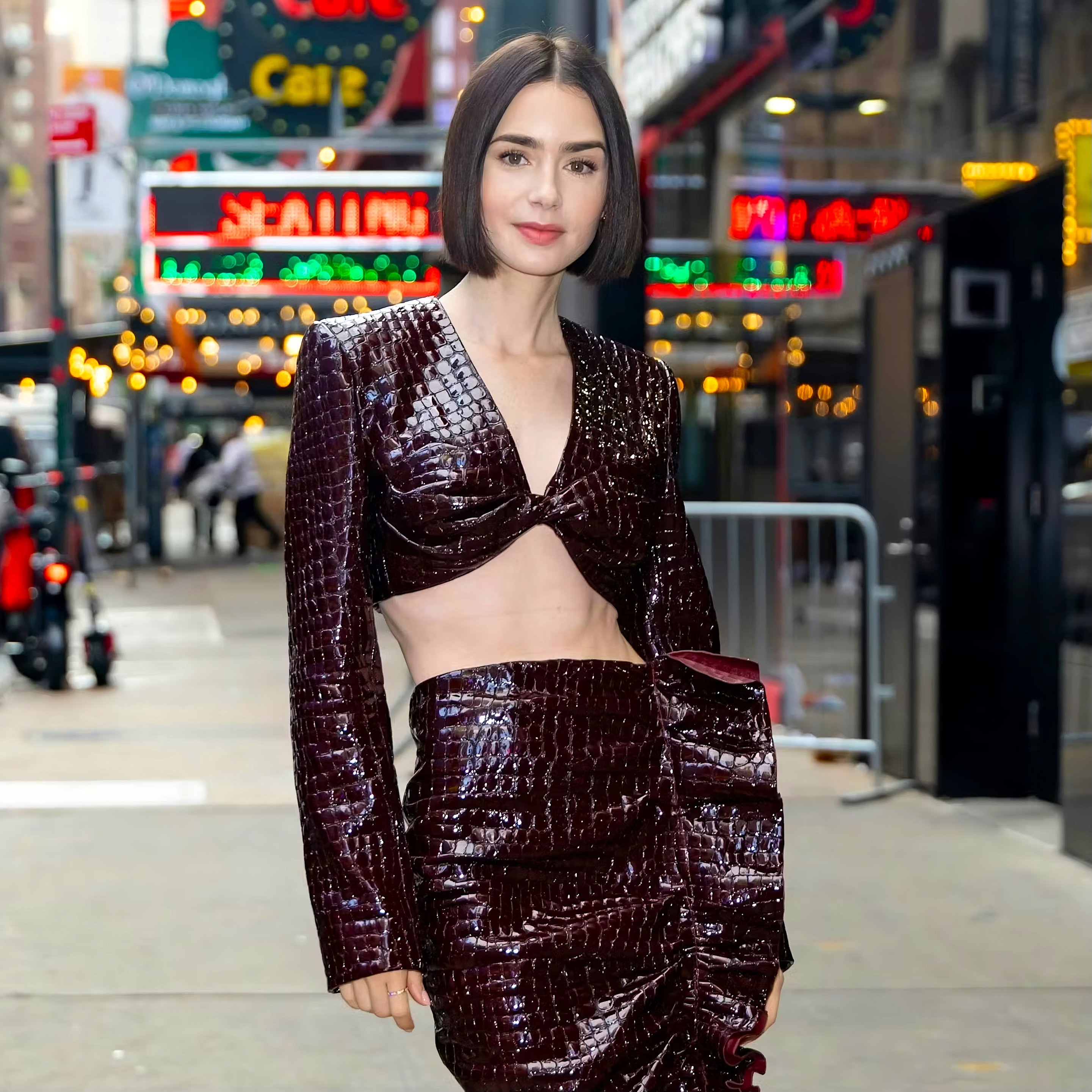 Гардероб со вкусом: ягодный нуар как альтернатива черному