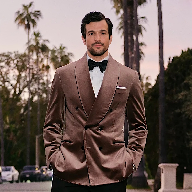 Разбор полетов: безупречный гардероб Пола Энтони Келли 